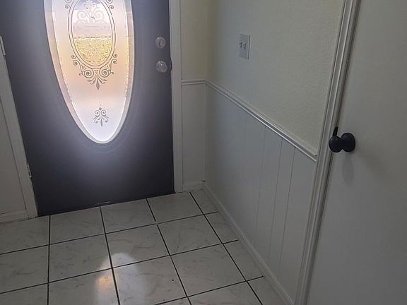 4th image of 904 Branchwood Ct