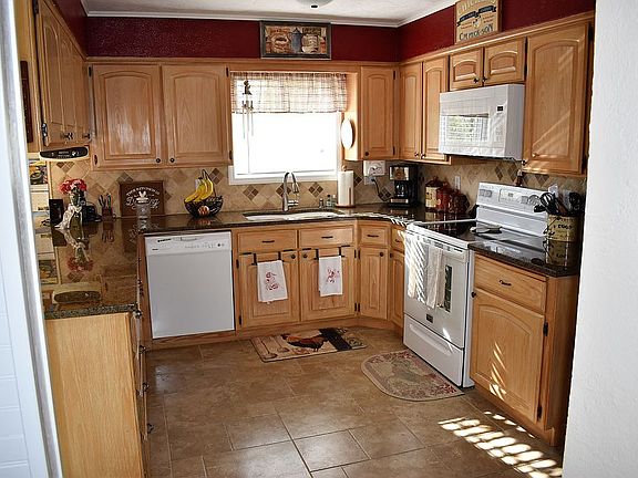 4th image of 287 N 55th W