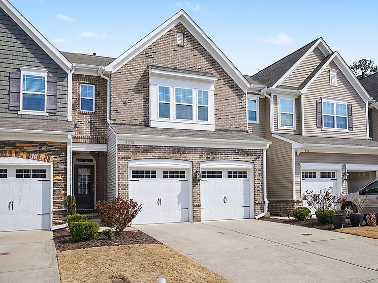 4245 Lofty Ridge Pl — Photo 2