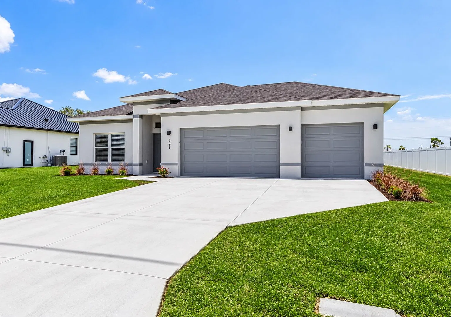 Stunning Nearly New 4-Bedroom Home in Cape Coral 3-Car Garage, Luxury Upgrades & Modern Living! — Photo 2
