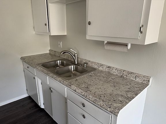 4th image of 8726 Owensmouth Ave APT 6