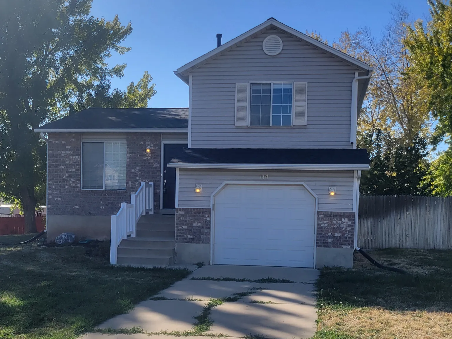 3 Bedroom Clearfield Home! — Photo 2
