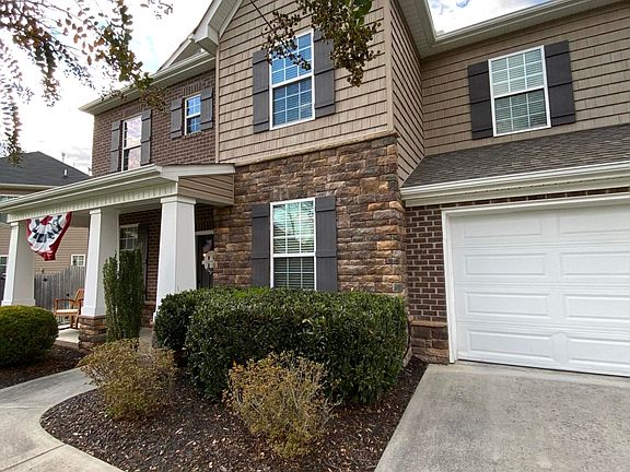 3rd image of 3213 Rolling Hills Ln