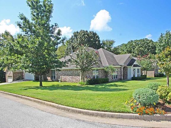 2nd image of 3995 Chapel Woods Blvd