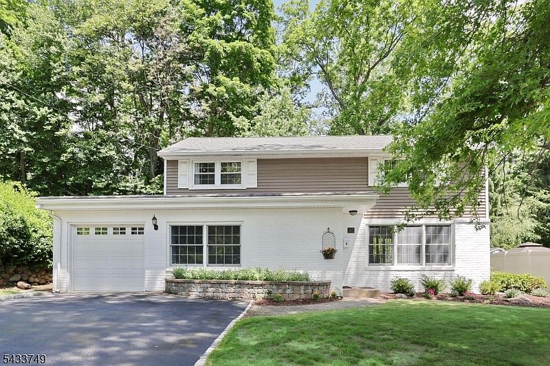 1st image of 153 Bergen Ave
