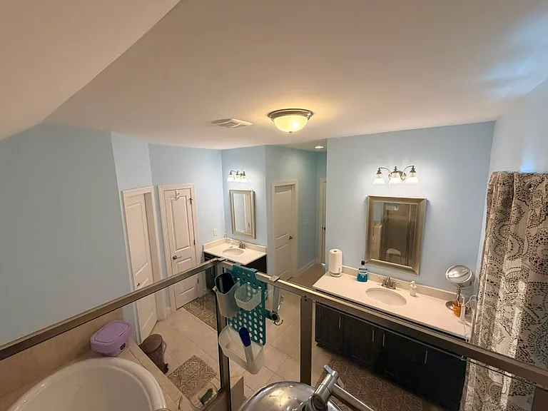 Master-bathroom
