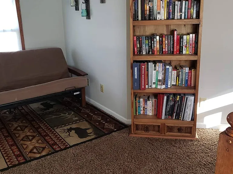 upper level sitting area