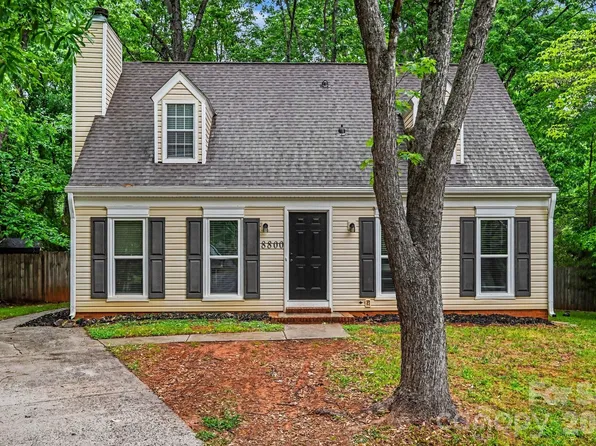 8800 Royal Scot Ln, Charlotte, NC 28227