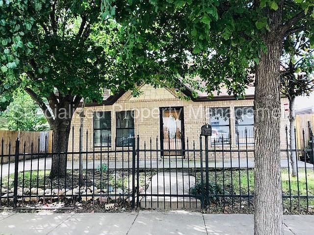 1st image of 3104 Stanley Ave