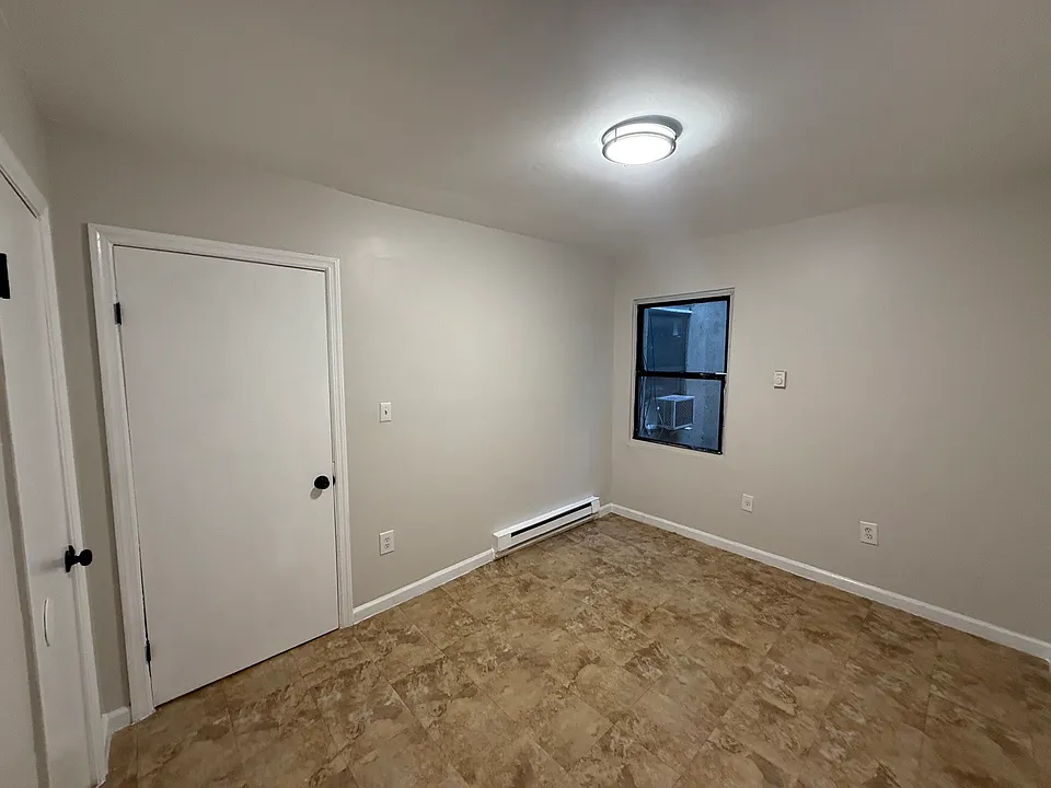 1215 Summit Ave #9