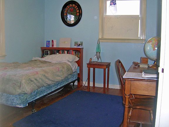 Bedroom 1st floor