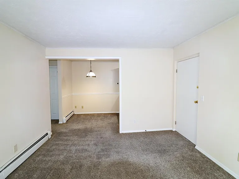 302 Oak Street — Photo 6