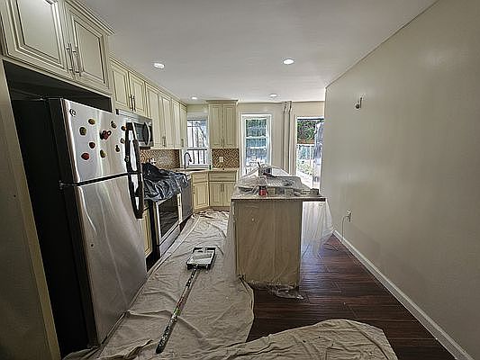 3rd image of 762 Halsey St #1