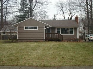 23282 Olmsted Dr, North Olmsted, OH 44070