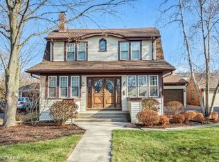 607 S Gables Blvd, Wheaton, IL 60187