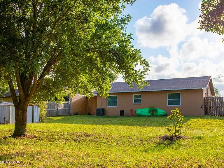 3019 Sea Gate Cir — Photo 15