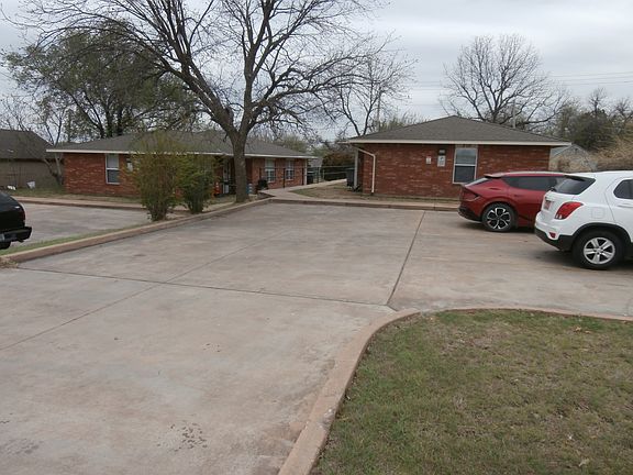 3rd image of 310 NW Ferris Ave APT B