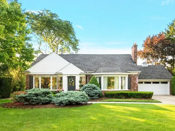 32055 Beverly Ct, Beverly Hills, MI 48025
