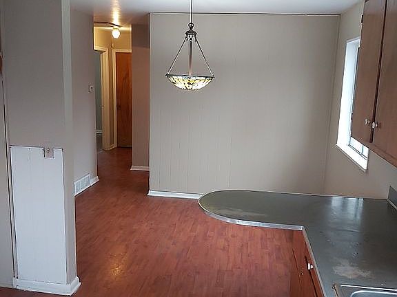 3rd image of 6818 Cranwood Dr