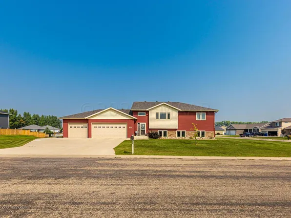820 9th Ave NE, Dilworth, MN 56529