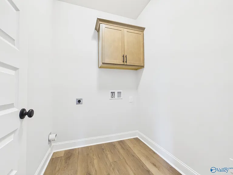 15573 Bees St — Photo 27