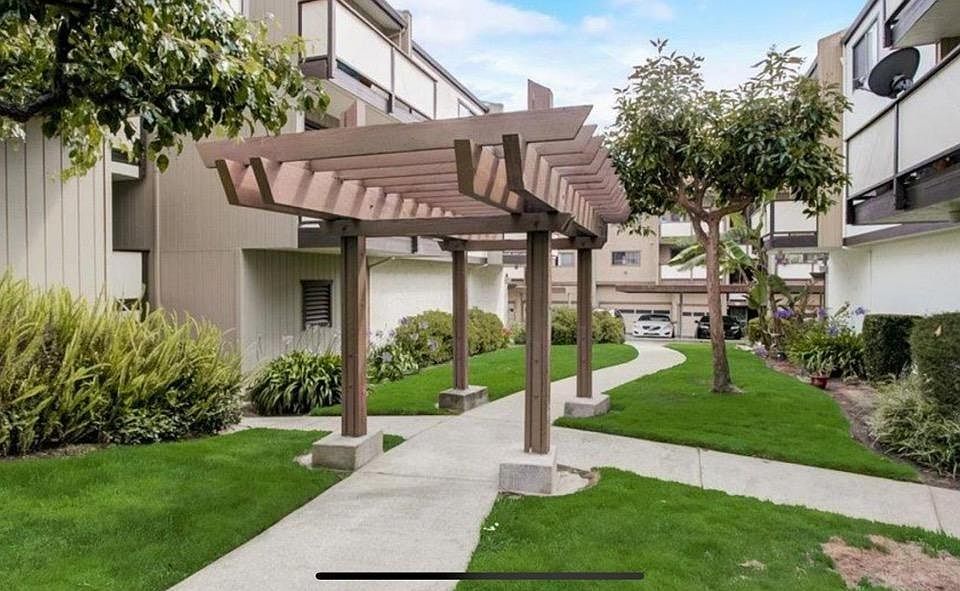1st image of 246 Willow Ave #533