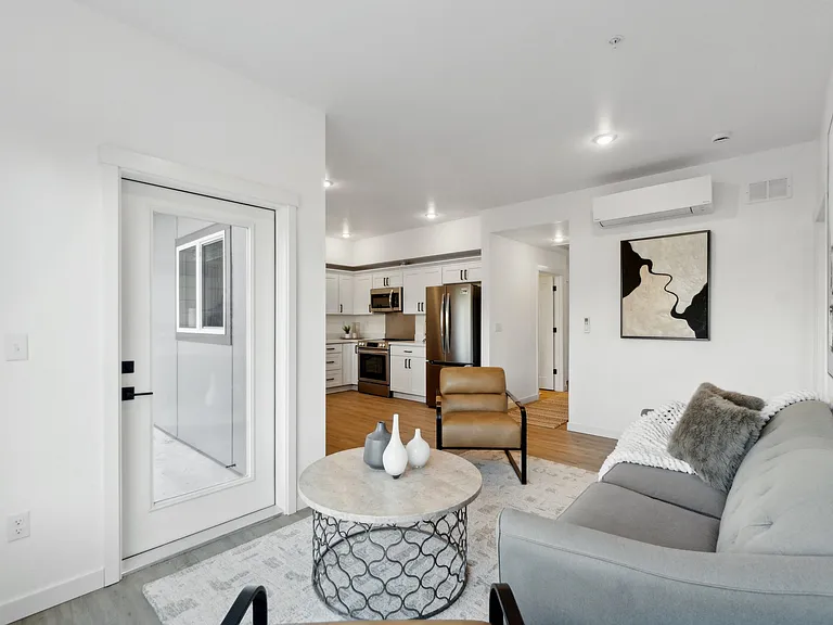 Copperstone Luxury Apartments and Townhomes — Photo 6