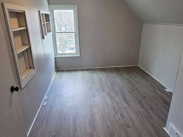 2183 W 81st St — Photo 11