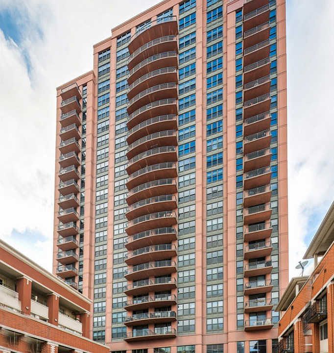 1st image of 330 N Jefferson St APT 1008