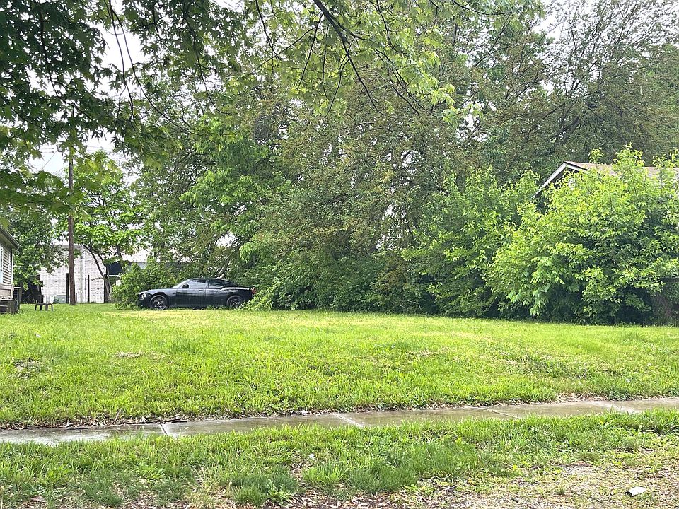 2nd image of 2340 Columbia Ave