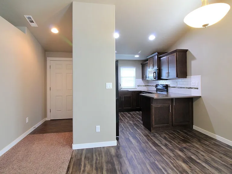 680 Marysville Way — Photo 4