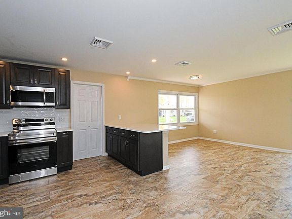 5th image of 59 Thaliabush Ln