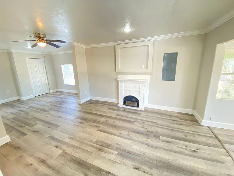 812 W Livingston St #A — Photo 5