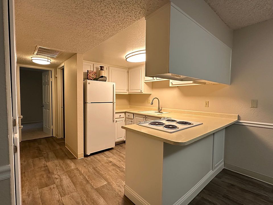 1st image of 4900 Stamas Ln #490004