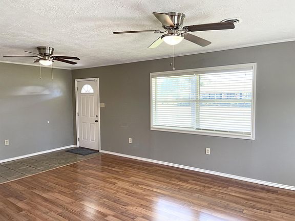 2nd image of 360 Meadow Dr