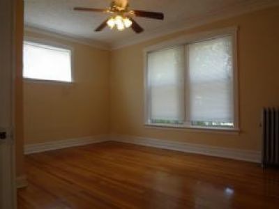 4th image of 6319 N Greenview Ave