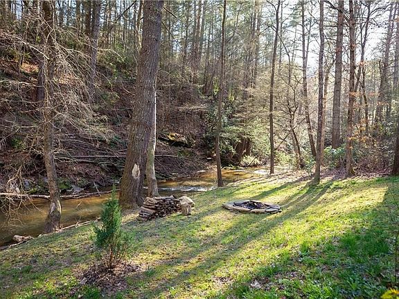 4th image of 111 Teaberry Ridge Rd