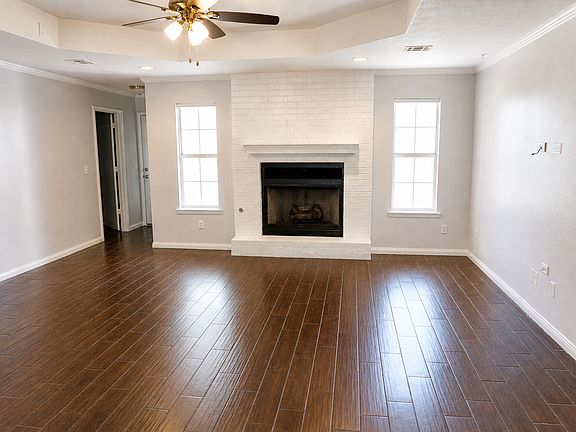 4th image of 2710 W Parkwood Dr