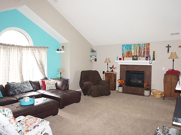 2nd image of 15454 Towne Gardens Ct