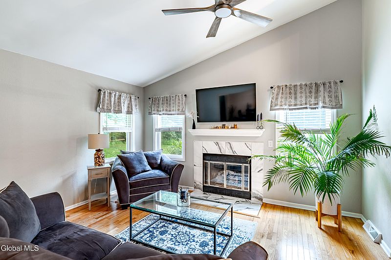 4th image of 50 Castleberry Drive