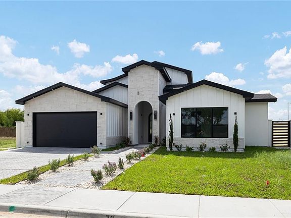2nd image of 1210 Spanish Oak St