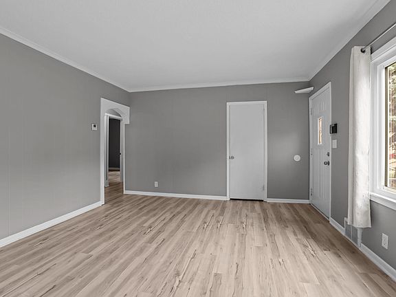 4th image of 3836 Jackson St NE