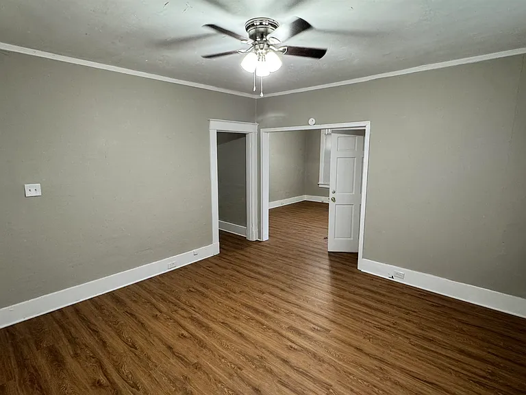 919 N Willett St — Photo 5