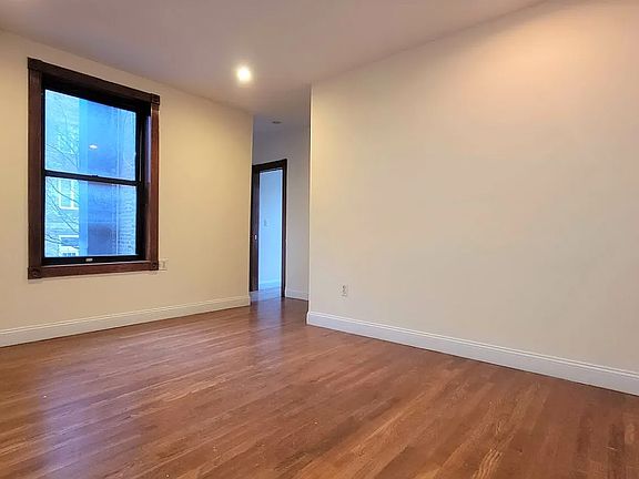 4th image of 27 Morton St #89