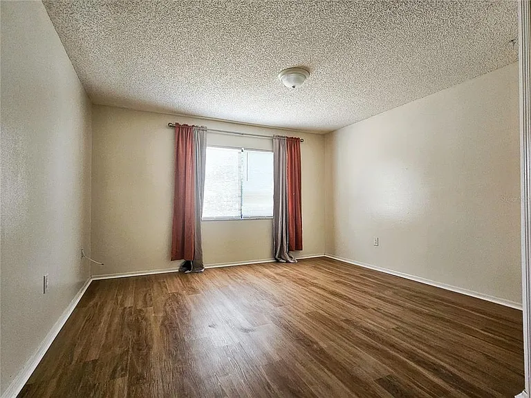 1424 Bramblewood Dr — Photo 6
