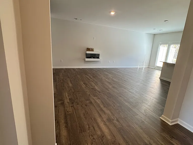 567 Stoneybrook Dr — Photo 6