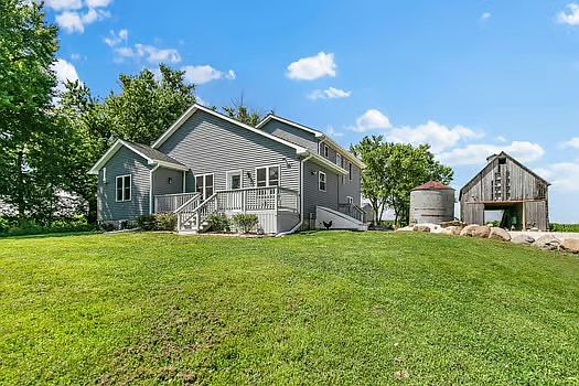 3rd image of 12903 Perry Rd
