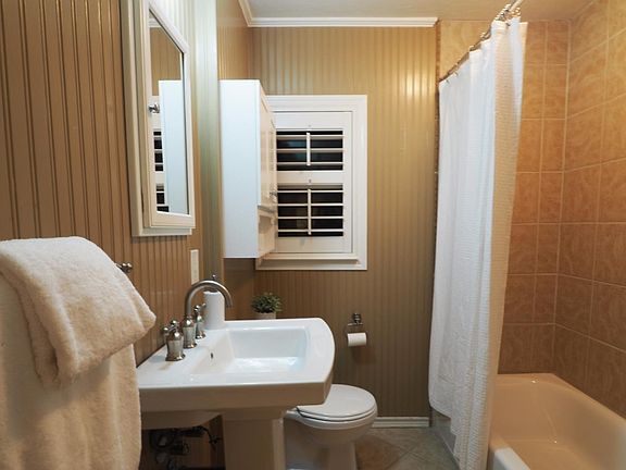 5th image of 301 Almaden Way