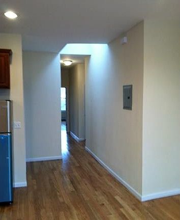 5th image of 1247 Beach Ave