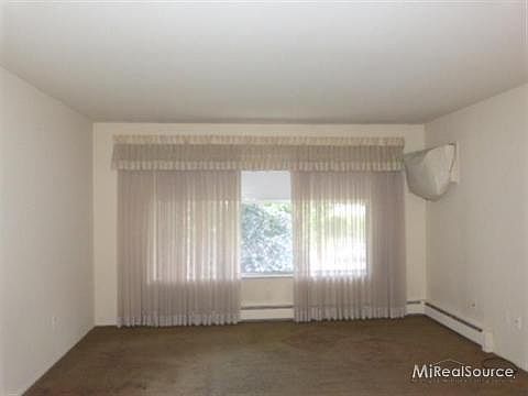 5th image of 21374 Beaconsfield St